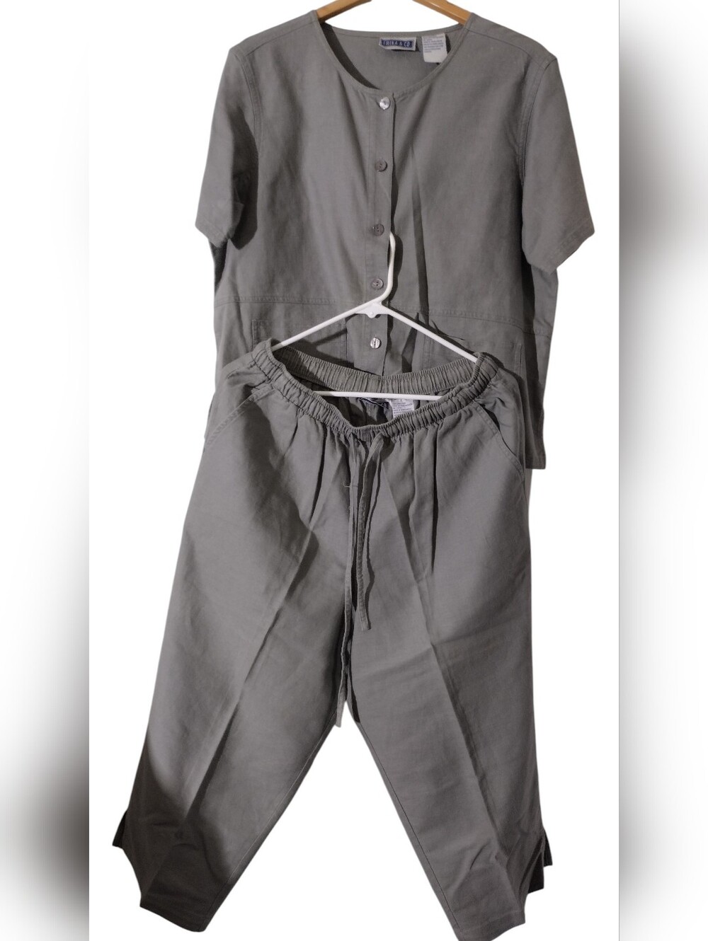 Vintage Women's Gray Button-Top Shirt and Drawstring Joggers Set